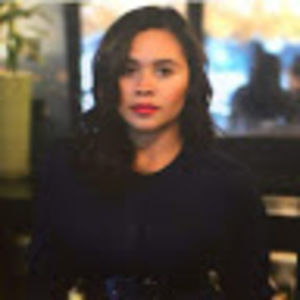 Meet your Posher, Yadira